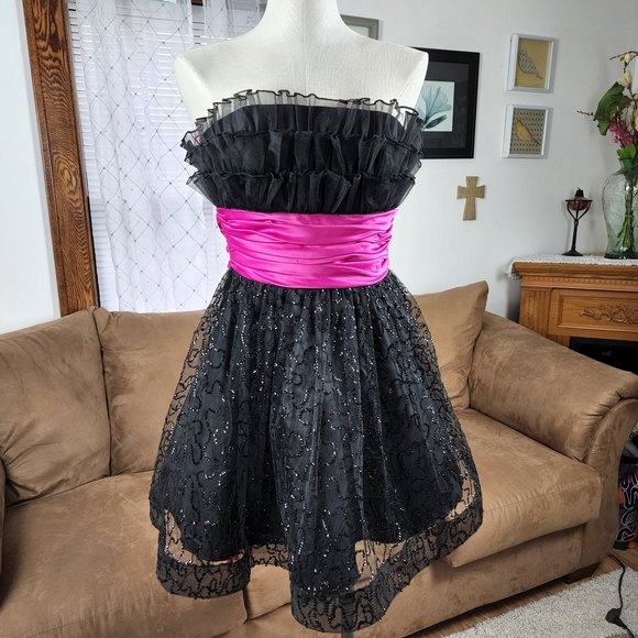 Betsey Johnson Black Sequined Dress Y2k Pink Bow Size 4 - like new - Picture 3 of 7